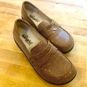 Alegria Taylor penny loafer size 38